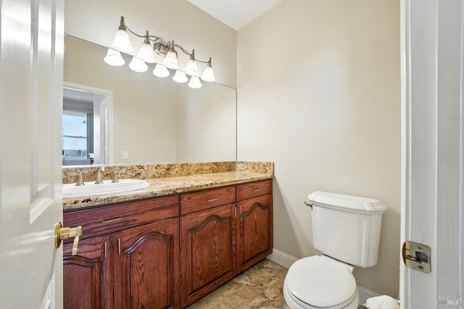 Detail Gallery Image 18 of 28 For 330 Engell Ct, Suisun City,  CA 94585 - 3 Beds | 2/1 Baths