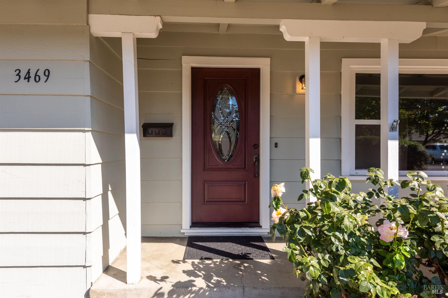 Detail Gallery Image 2 of 26 For 3469 Idaho Dr, Santa Rosa,  CA 95405 - 3 Beds | 1 Baths