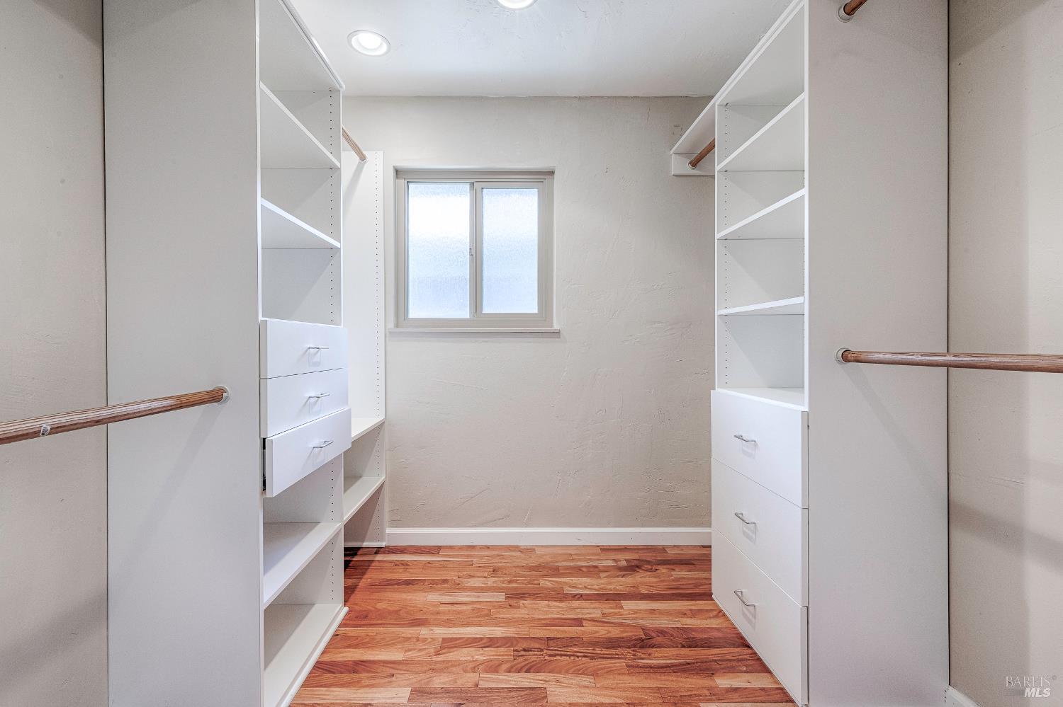 Detail Gallery Image 31 of 51 For 2880 Creekside Rd, Santa Rosa,  CA 95405 - 3 Beds | 2/1 Baths