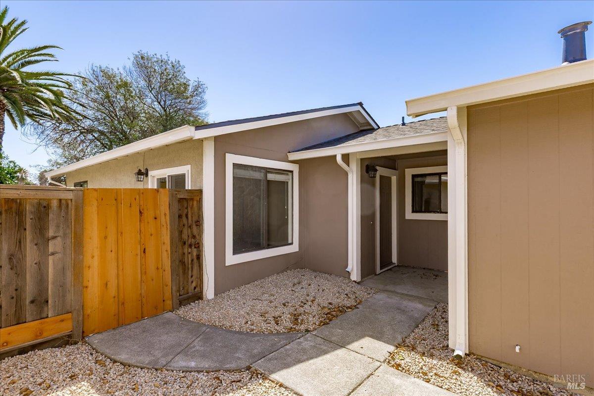 Detail Gallery Image 37 of 44 For 987 Daniel St, Fairfield,  CA 94533 - 2 Beds | 2 Baths