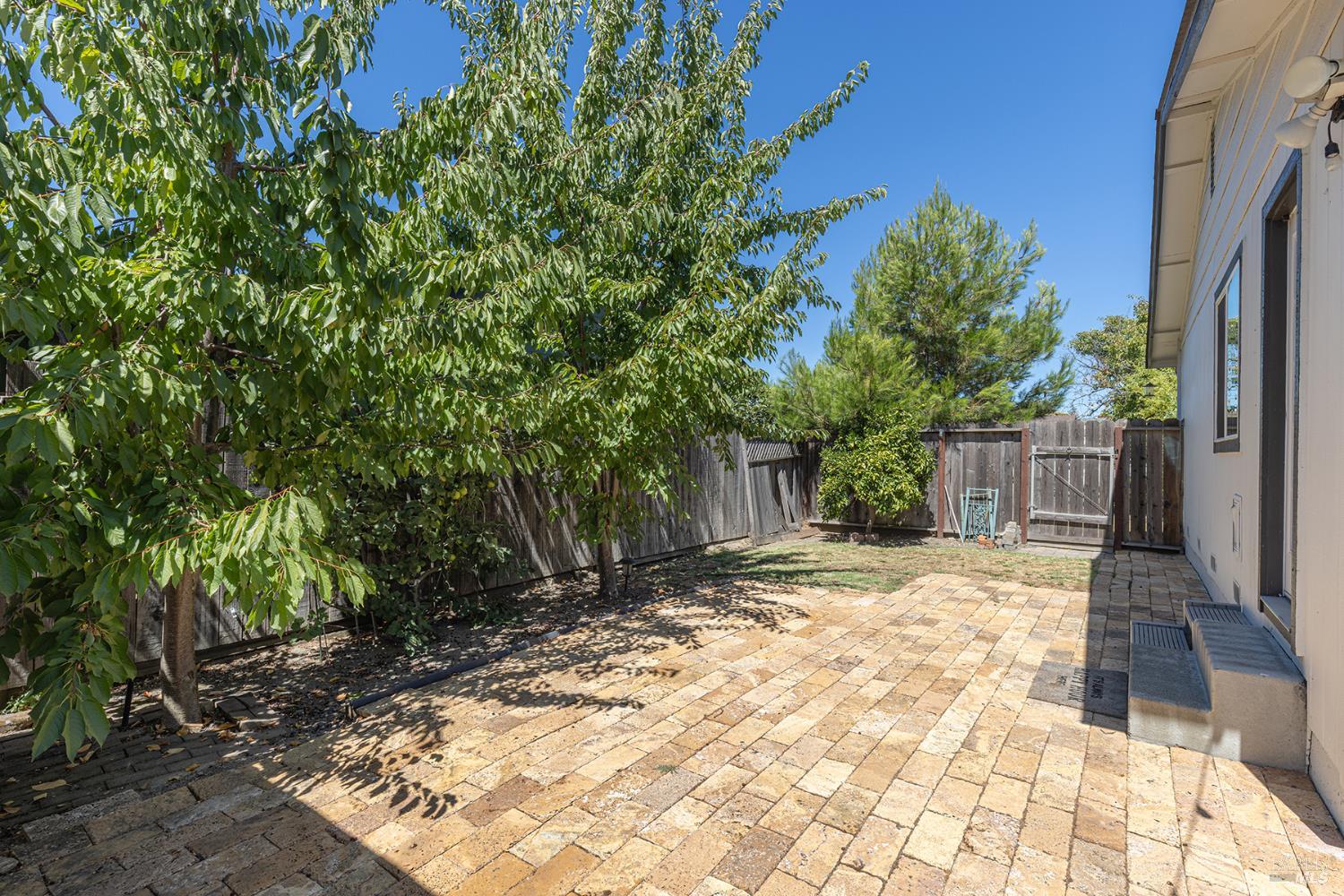 Detail Gallery Image 18 of 27 For 1538 Surrey Dr, Santa Rosa,  CA 95401 - 2 Beds | 1 Baths