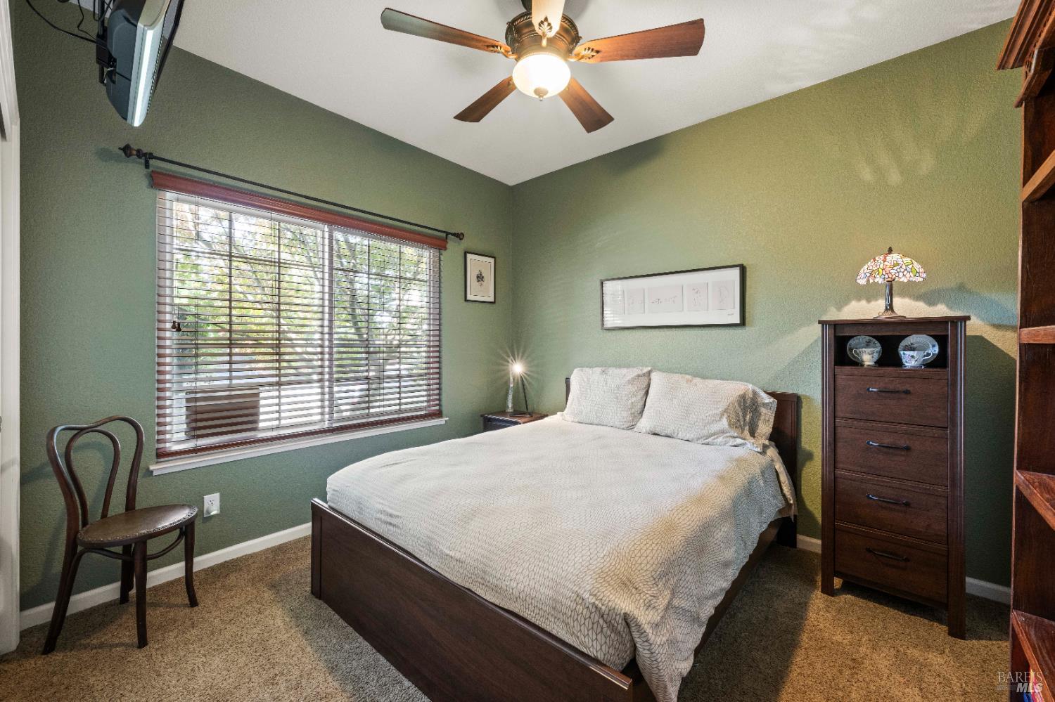 Detail Gallery Image 19 of 54 For 967 Cedar Brook Ln, Vacaville,  CA 95687 - 4 Beds | 2/1 Baths