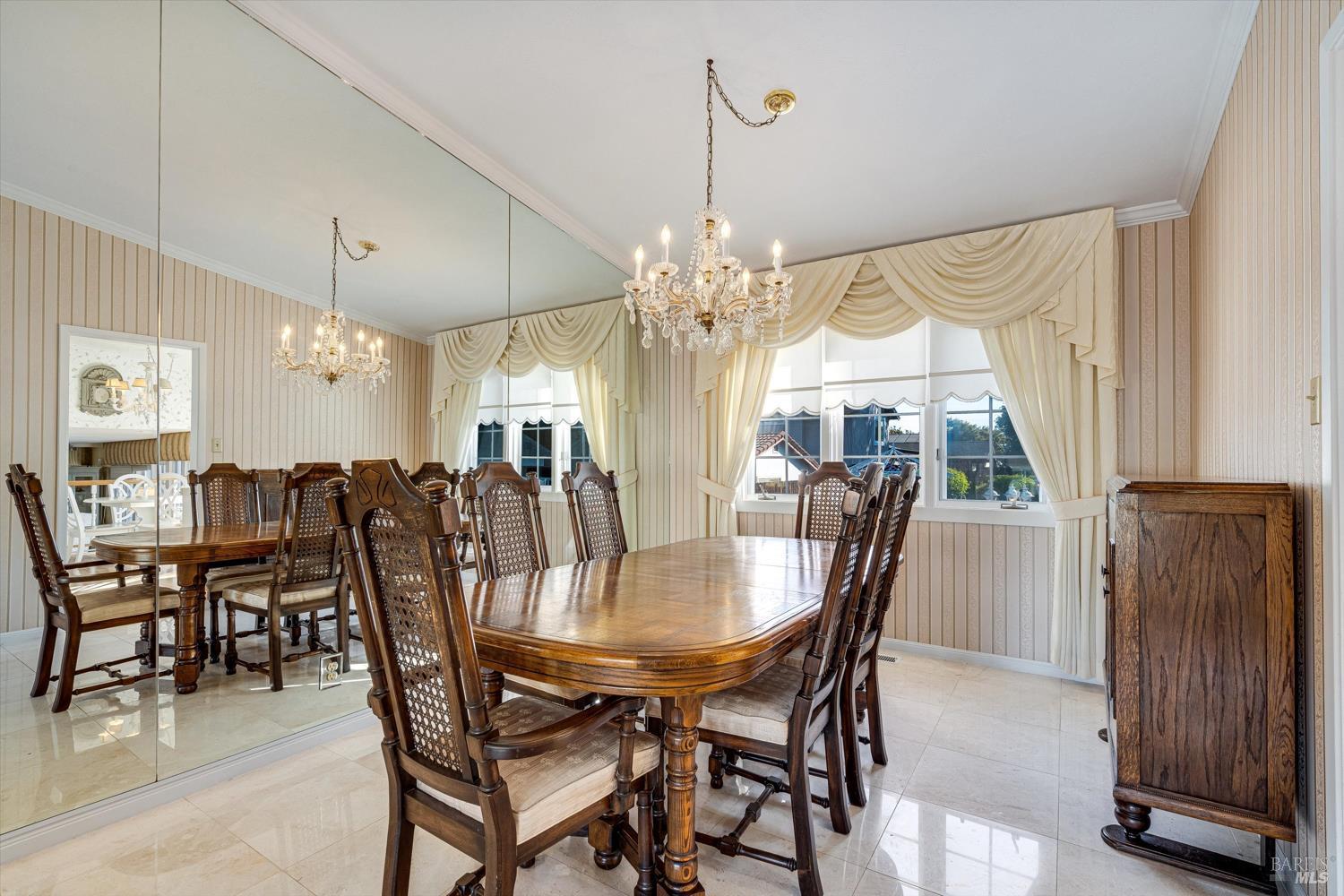 Detail Gallery Image 11 of 48 For 3968 Montrose St, Napa,  CA 94558 - 4 Beds | 3/1 Baths