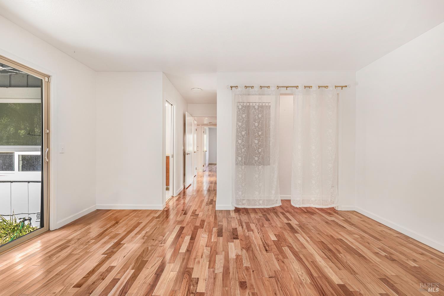 Detail Gallery Image 34 of 51 For 2880 Creekside Rd, Santa Rosa,  CA 95405 - 3 Beds | 2/1 Baths