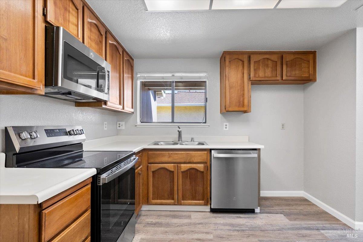 Detail Gallery Image 13 of 44 For 987 Daniel St, Fairfield,  CA 94533 - 2 Beds | 2 Baths