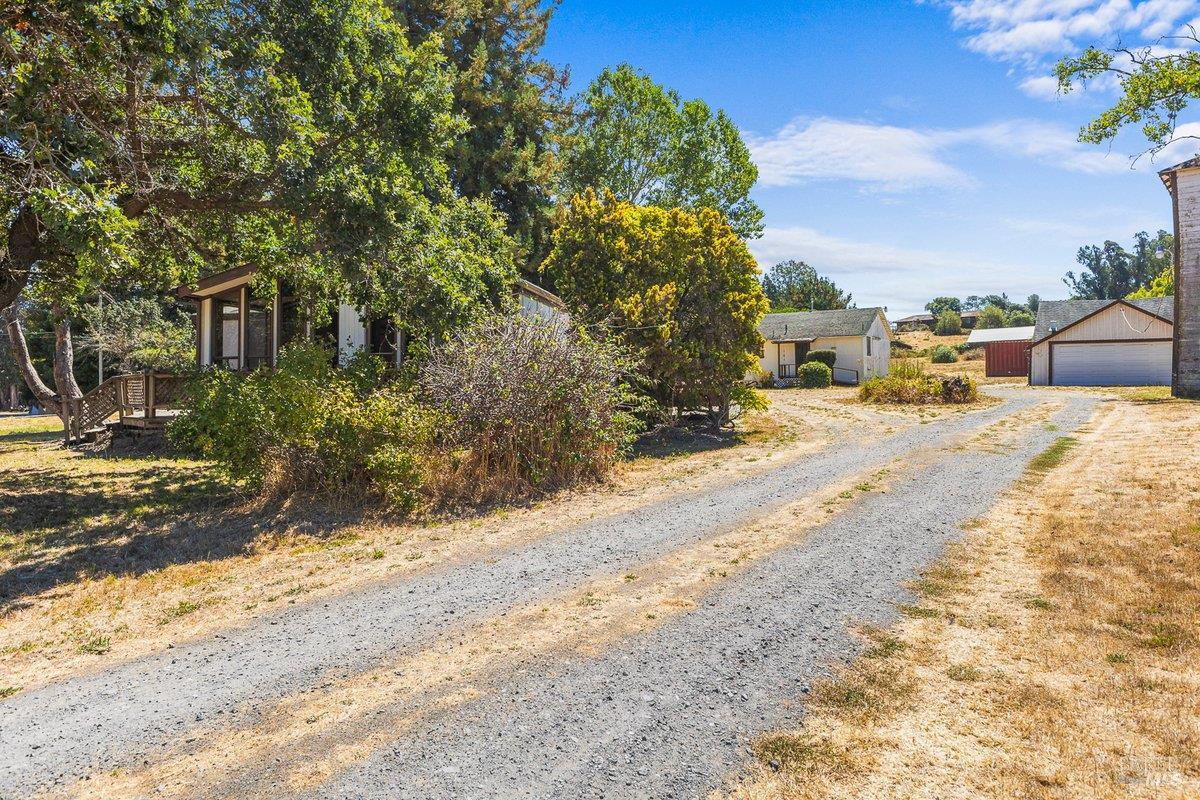 Detail Gallery Image 2 of 67 For 300 W Railroad Ave, Cotati,  CA 94931 - 3 Beds | 3 Baths