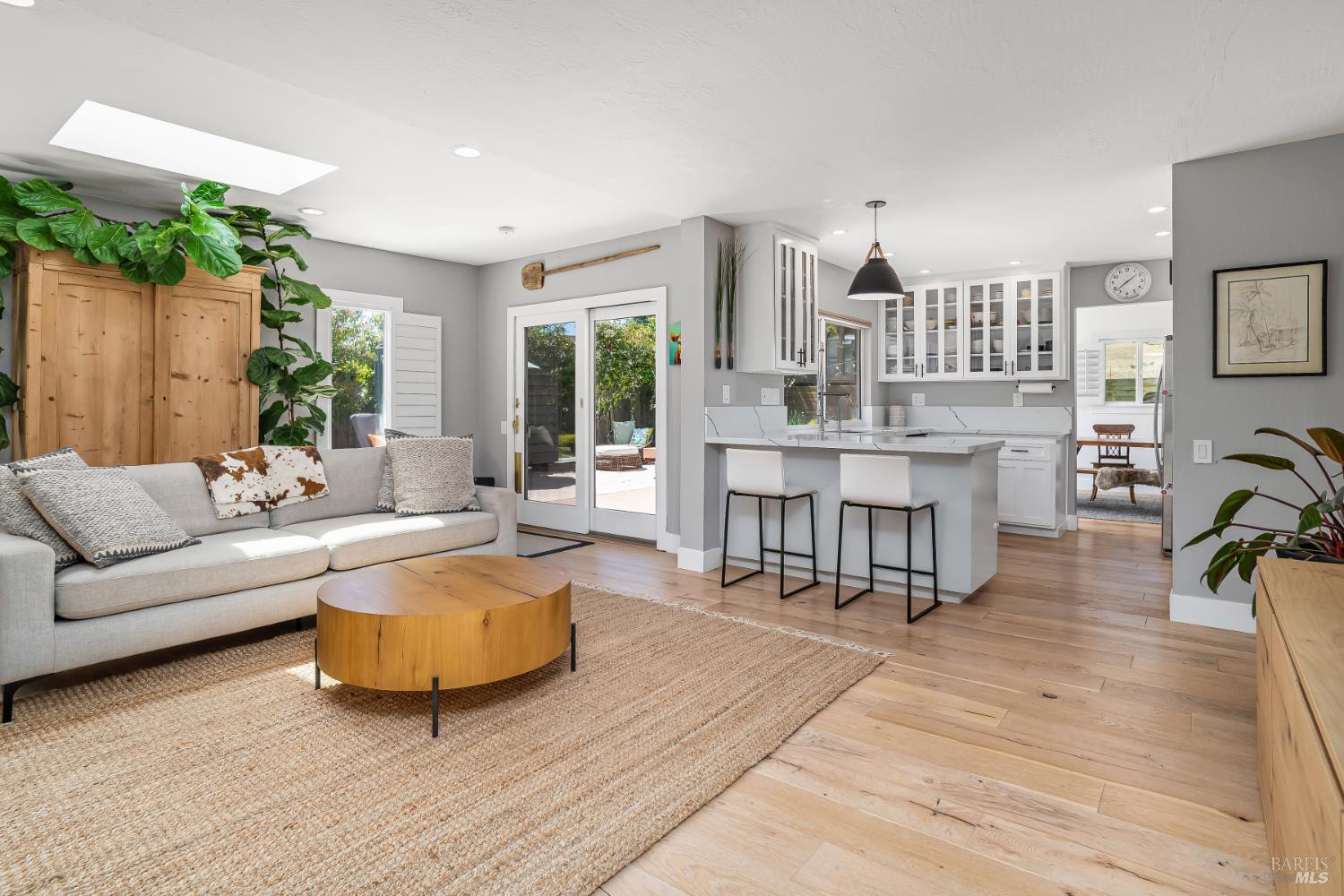 Detail Gallery Image 11 of 29 For 26 Sotelo Way, Novato,  CA 94945 - 4 Beds | 2/1 Baths