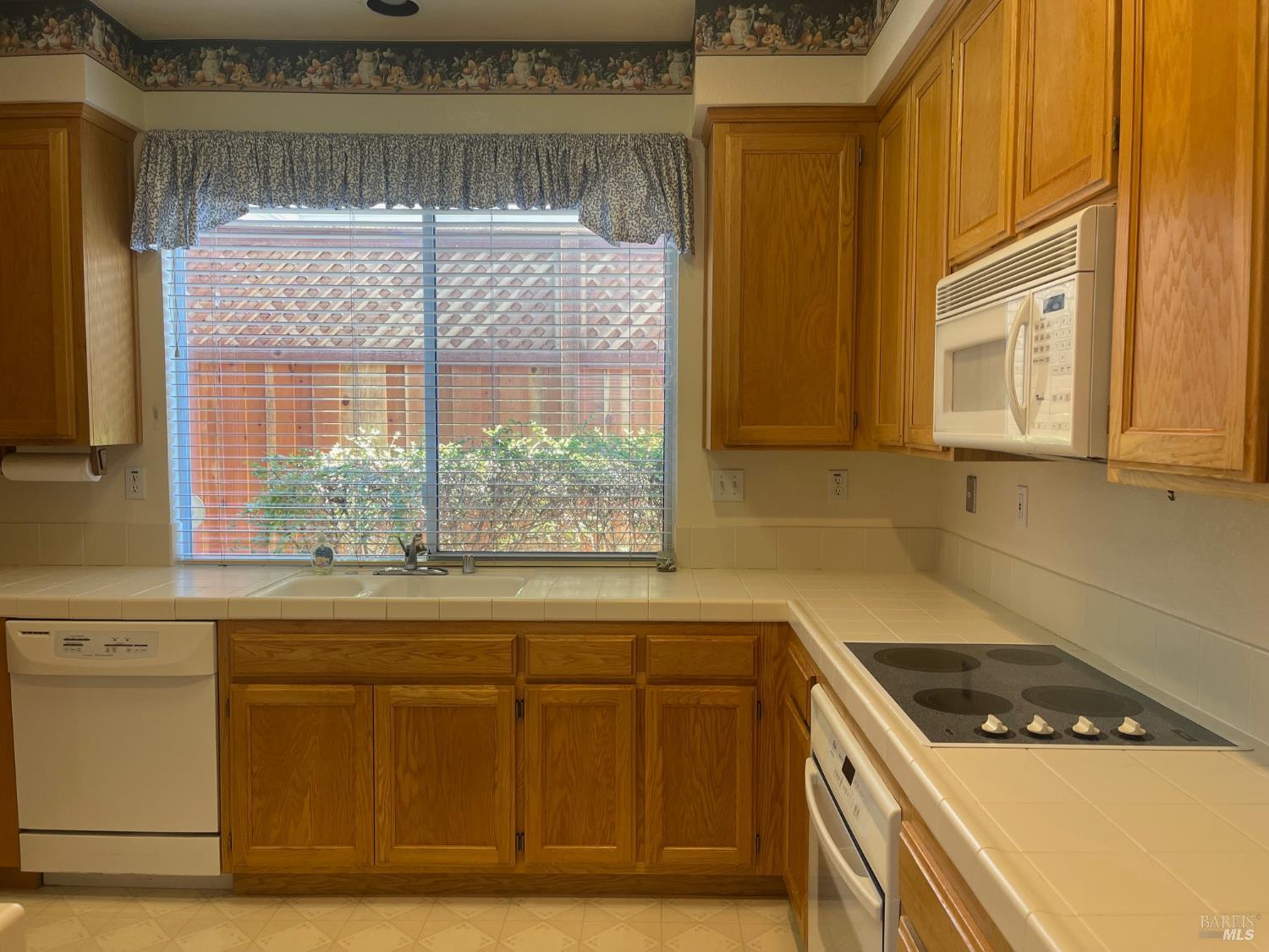 Detail Gallery Image 3 of 8 For 849 Patti Page Ct, Windsor,  CA 95492 - 2 Beds | 2 Baths