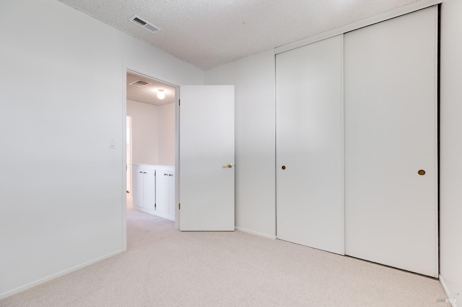 Detail Gallery Image 40 of 62 For 117 Sunset Cir #34,  Benicia,  CA 94510 - 3 Beds | 1/1 Baths
