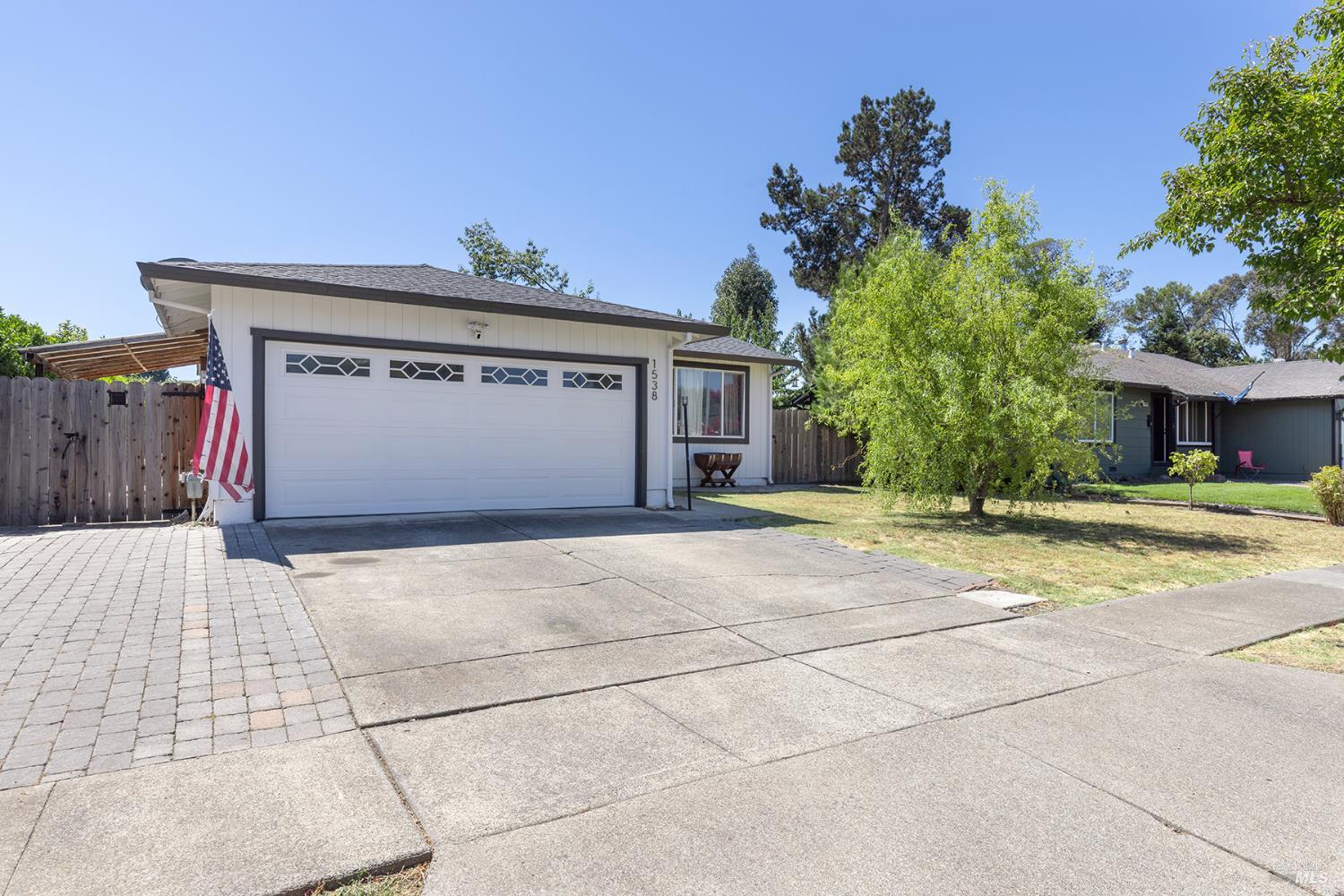 Detail Gallery Image 1 of 27 For 1538 Surrey Dr, Santa Rosa,  CA 95401 - 2 Beds | 1 Baths