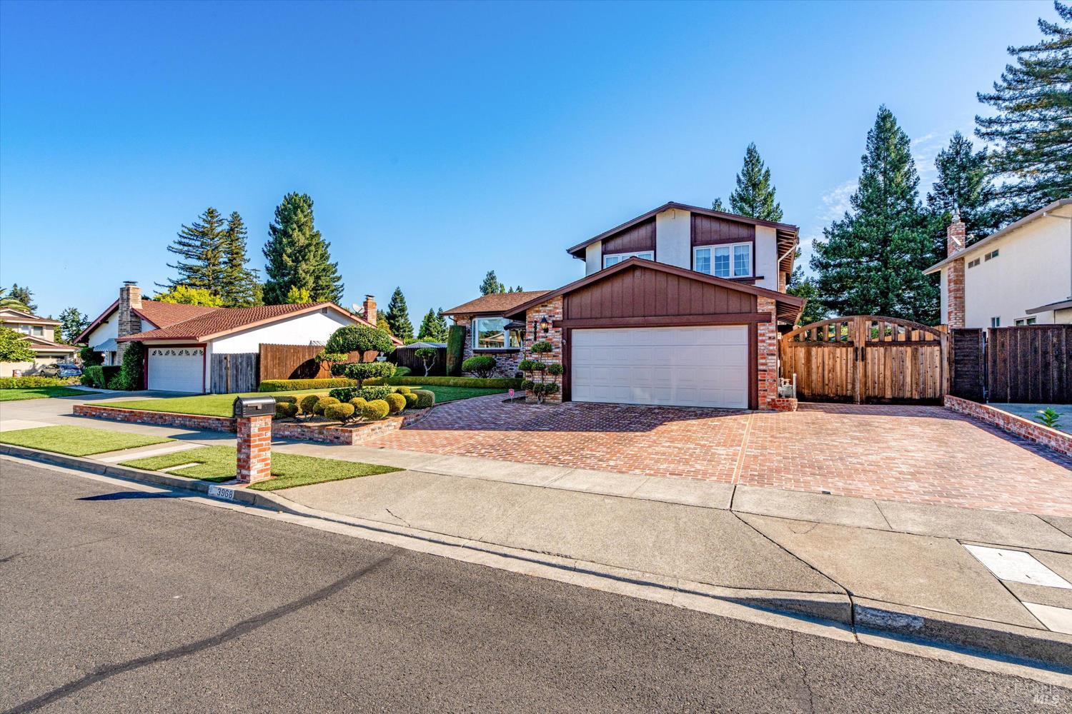 Detail Gallery Image 3 of 48 For 3968 Montrose St, Napa,  CA 94558 - 4 Beds | 3/1 Baths
