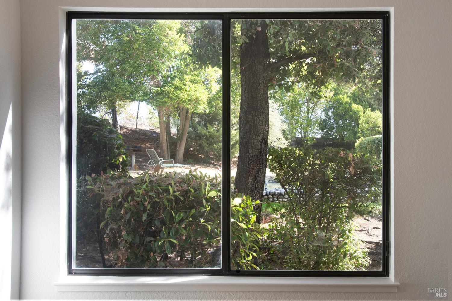 Detail Gallery Image 8 of 24 For 58 Hector Ln, Novato,  CA 94949 - 2 Beds | 1 Baths