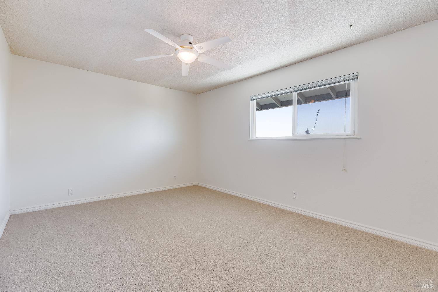 Detail Gallery Image 27 of 62 For 117 Sunset Cir #34,  Benicia,  CA 94510 - 3 Beds | 1/1 Baths