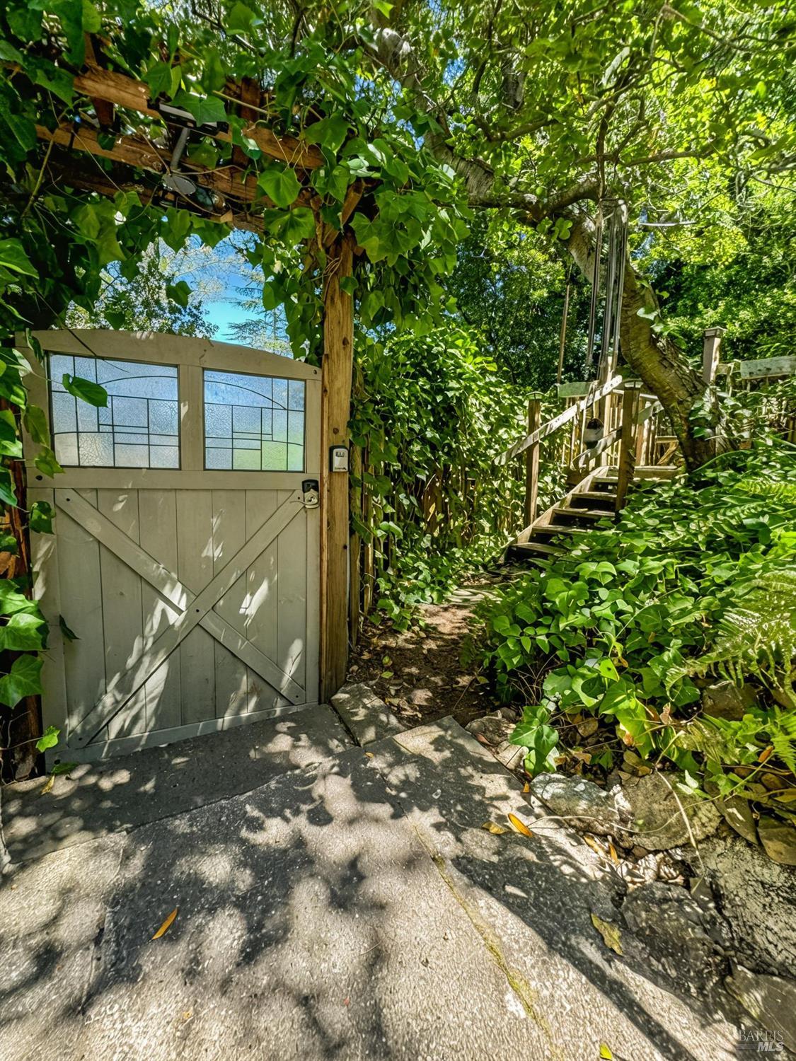 Detail Gallery Image 2 of 32 For 107 Stadium Ave, Mill Valley,  CA 94941 - – Beds | – Baths