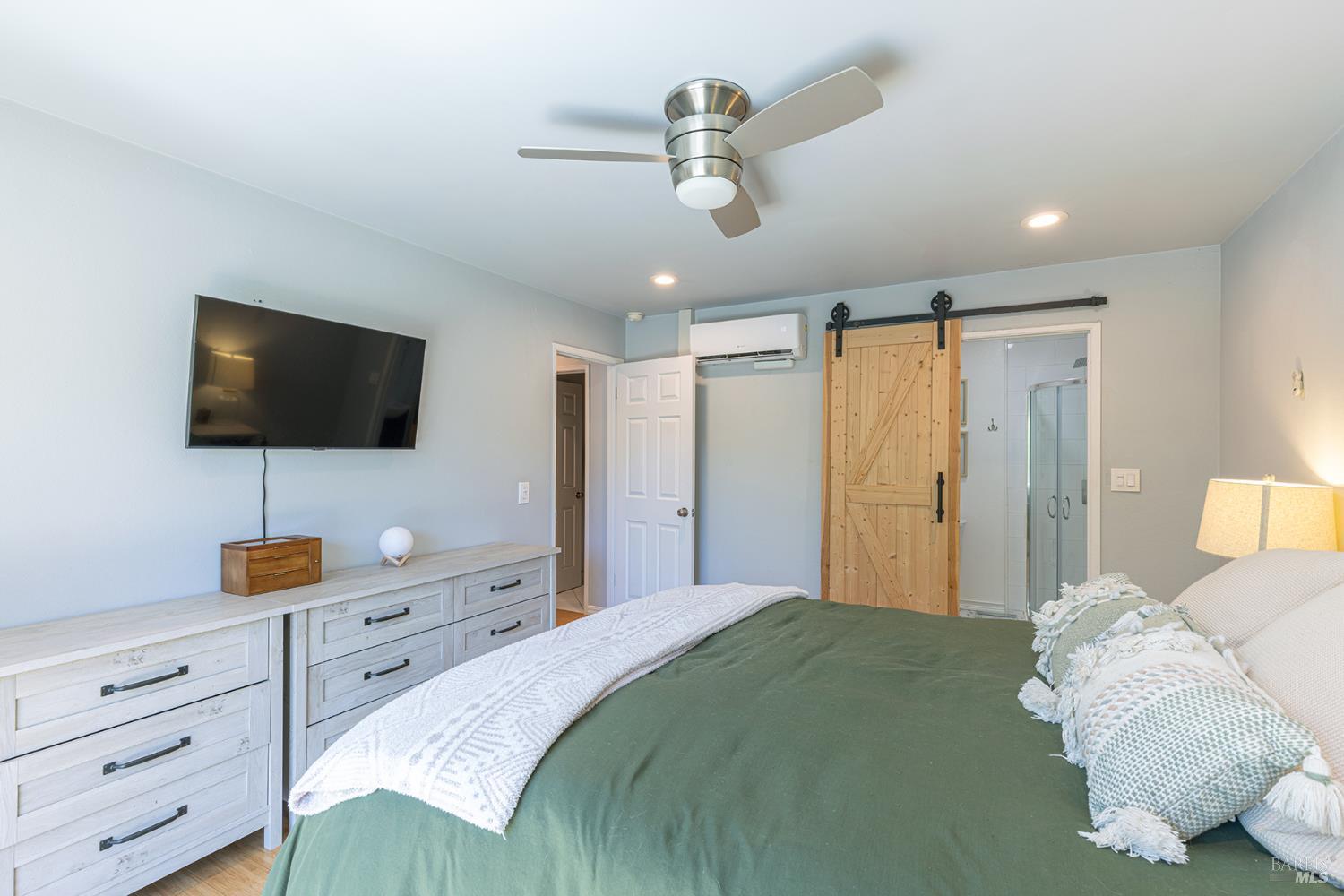 Detail Gallery Image 15 of 27 For 1538 Surrey Dr, Santa Rosa,  CA 95401 - 2 Beds | 1 Baths