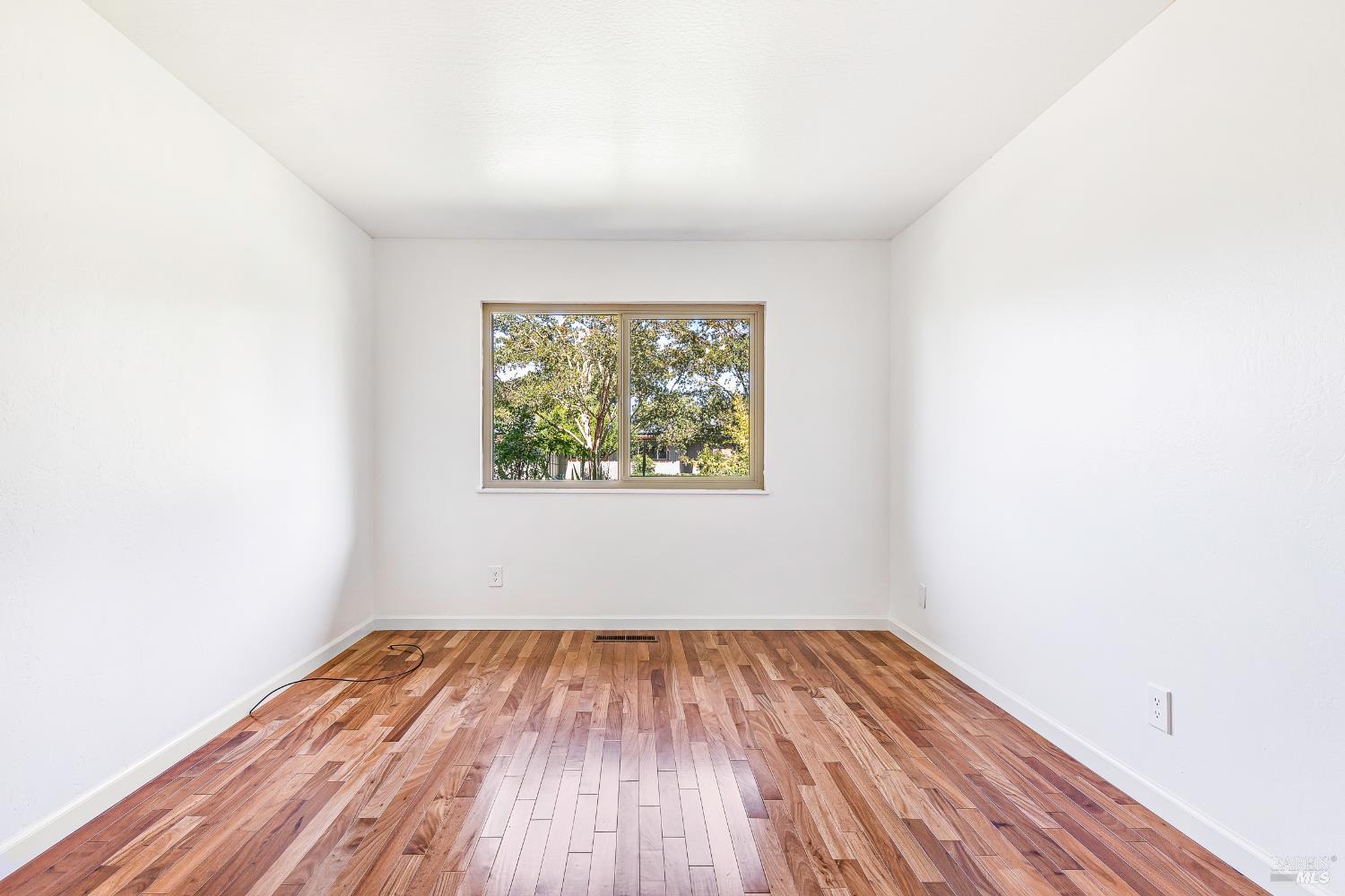 Detail Gallery Image 24 of 51 For 2880 Creekside Rd, Santa Rosa,  CA 95405 - 3 Beds | 2/1 Baths
