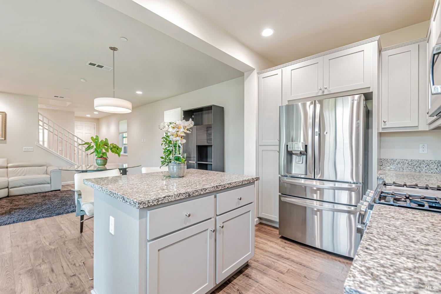 Detail Gallery Image 16 of 41 For 1493 W 3rd St, Santa Rosa,  CA 95401 - 4 Beds | 3 Baths