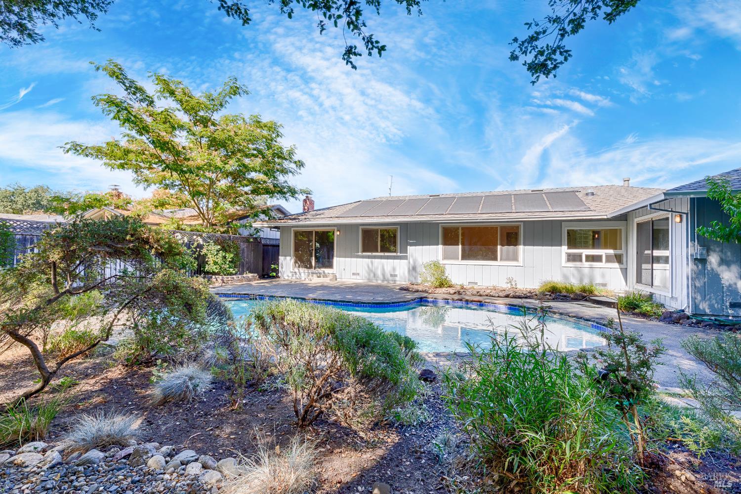 Detail Gallery Image 46 of 51 For 2880 Creekside Rd, Santa Rosa,  CA 95405 - 3 Beds | 2/1 Baths