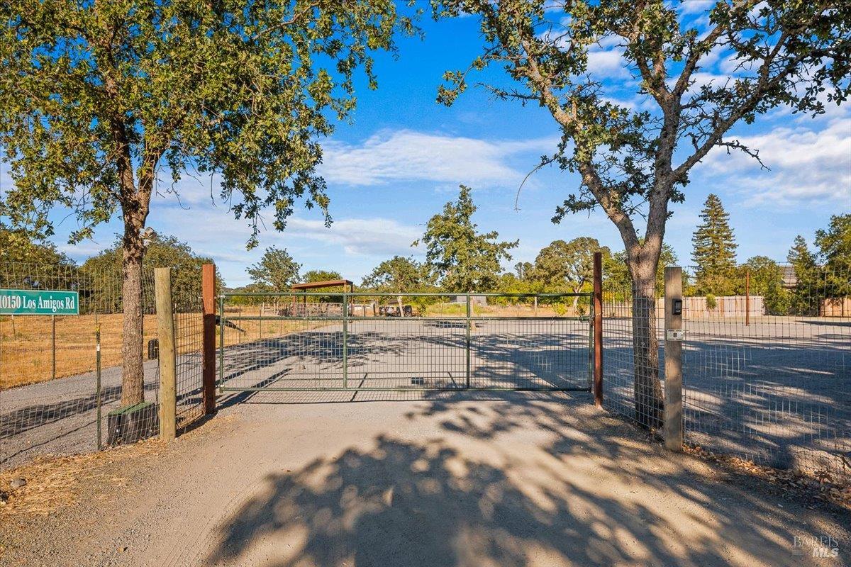 Detail Gallery Image 68 of 77 For 10150 Los Amigos Rd, Windsor,  CA 95492 - 4 Beds | 3/1 Baths