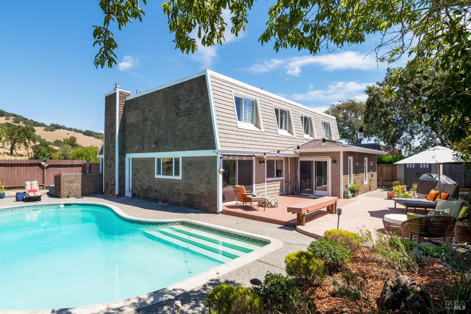 Detail Gallery Image 22 of 29 For 26 Sotelo Way, Novato,  CA 94945 - 4 Beds | 2/1 Baths