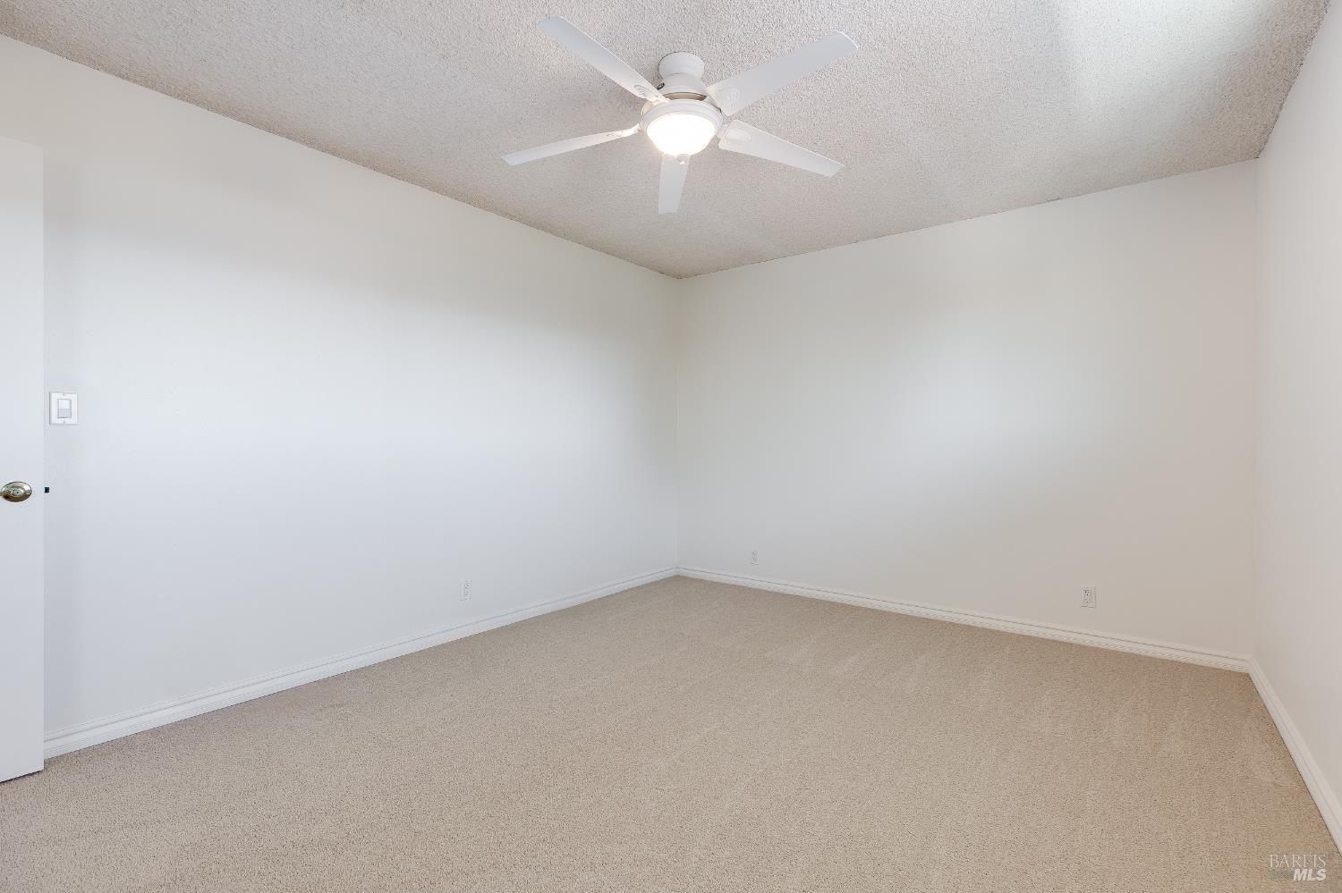 Detail Gallery Image 29 of 62 For 117 Sunset Cir #34,  Benicia,  CA 94510 - 3 Beds | 1/1 Baths