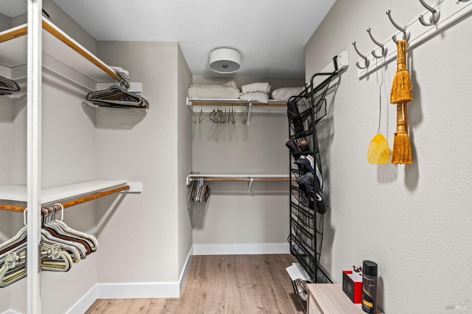 Detail Gallery Image 18 of 28 For 135 Vineyard Cir, Yountville,  CA 94599 - 2 Beds | 2 Baths
