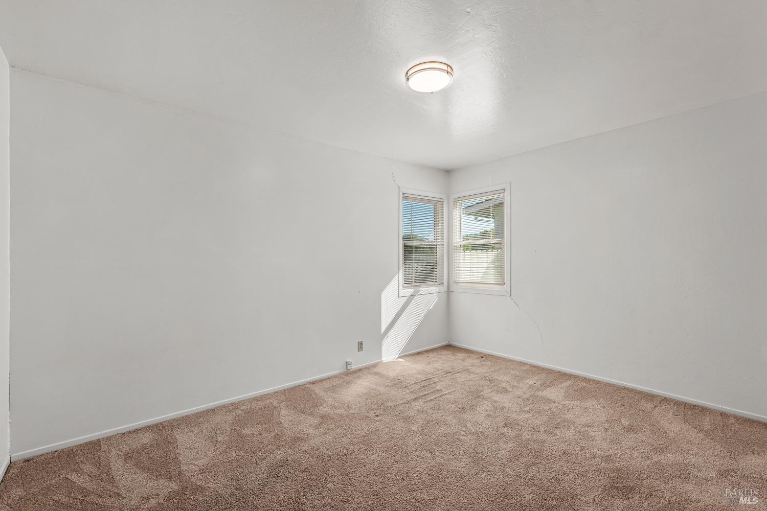 Detail Gallery Image 15 of 26 For 3469 Idaho Dr, Santa Rosa,  CA 95405 - 3 Beds | 1 Baths
