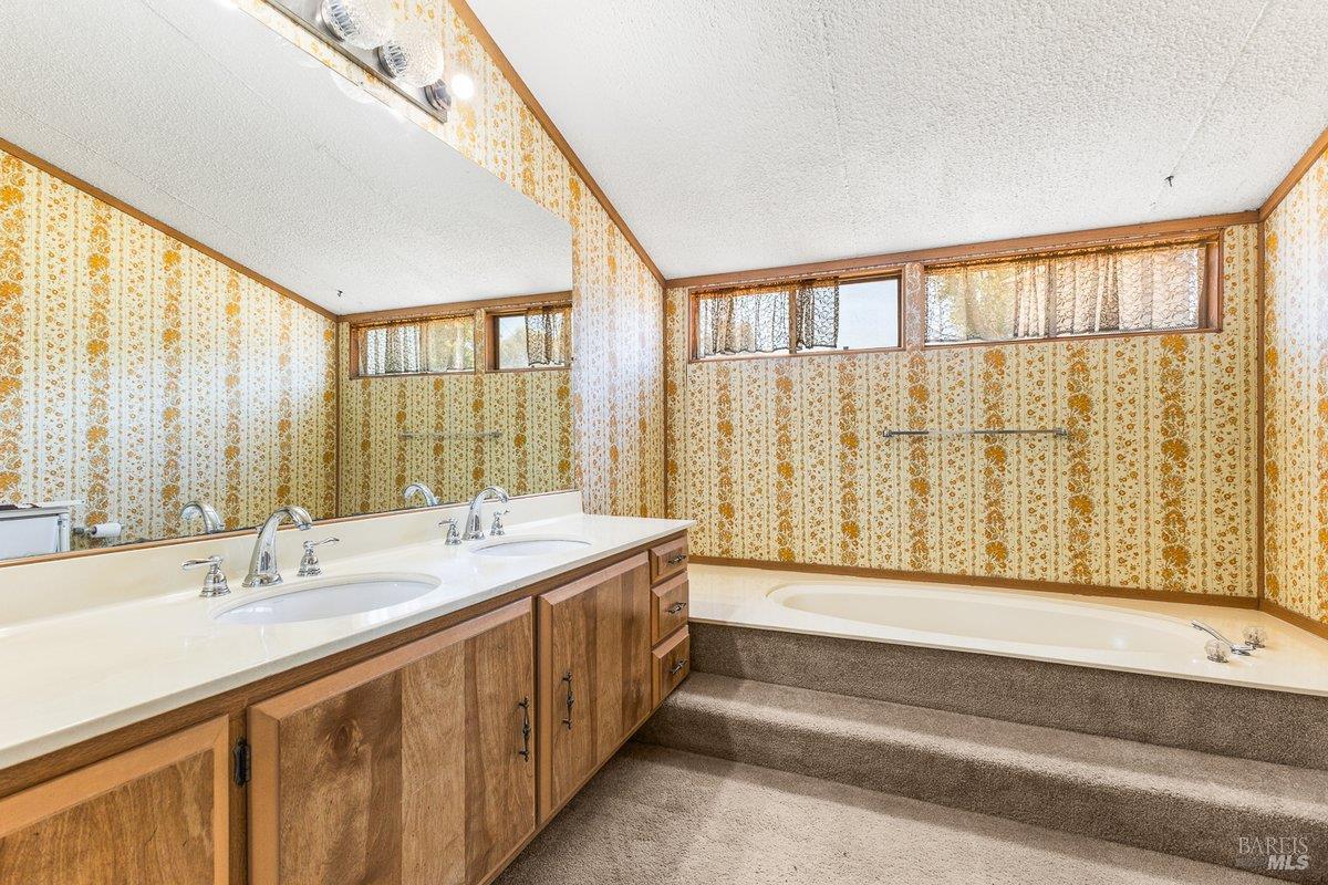 Detail Gallery Image 35 of 67 For 300 W Railroad Ave, Cotati,  CA 94931 - 3 Beds | 3 Baths