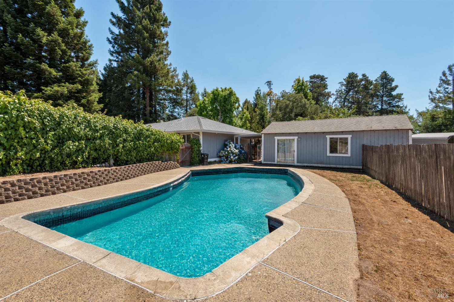 Detail Gallery Image 6 of 51 For 5414 Hessel Ave, Sebastopol,  CA 95472 - 3 Beds | 2 Baths