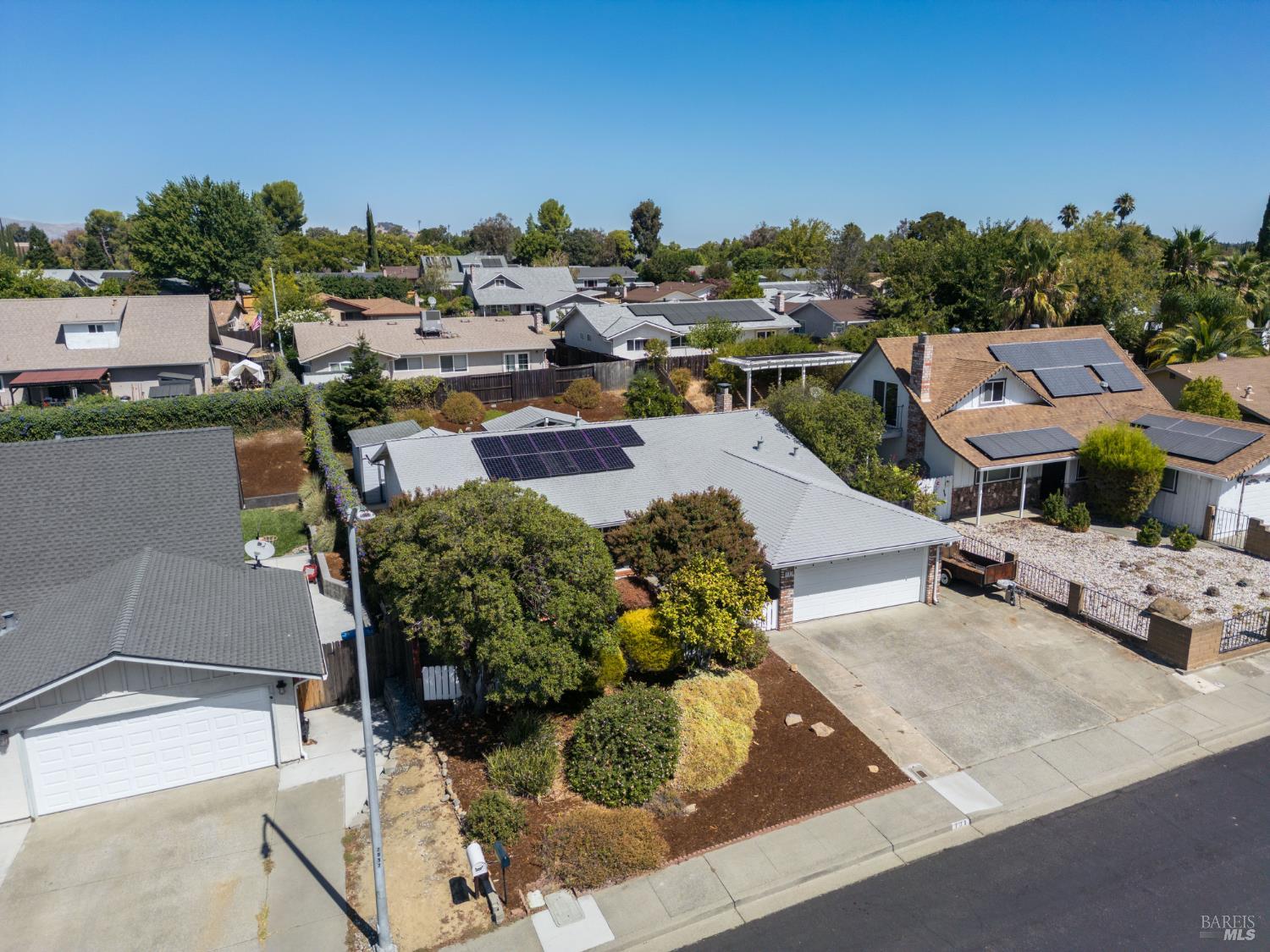 Detail Gallery Image 2 of 33 For 131 Hartford Ave, Vacaville,  CA 95687 - 4 Beds | 2 Baths