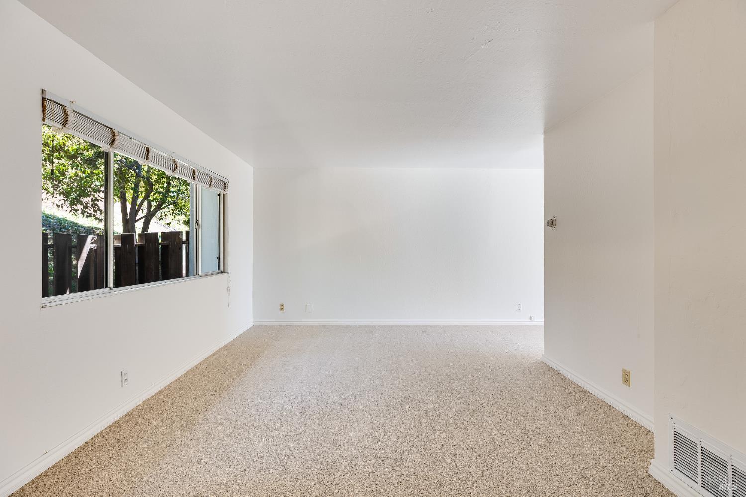 Detail Gallery Image 9 of 62 For 117 Sunset Cir #34,  Benicia,  CA 94510 - 3 Beds | 1/1 Baths