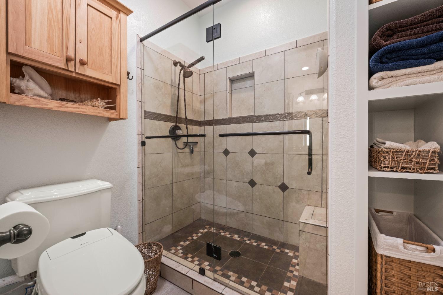Detail Gallery Image 28 of 54 For 967 Cedar Brook Ln, Vacaville,  CA 95687 - 4 Beds | 2/1 Baths