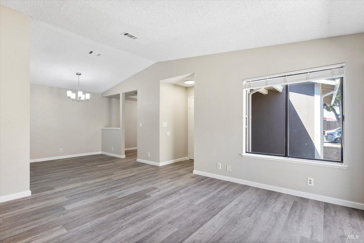 Detail Gallery Image 9 of 44 For 987 Daniel St, Fairfield,  CA 94533 - 2 Beds | 2 Baths