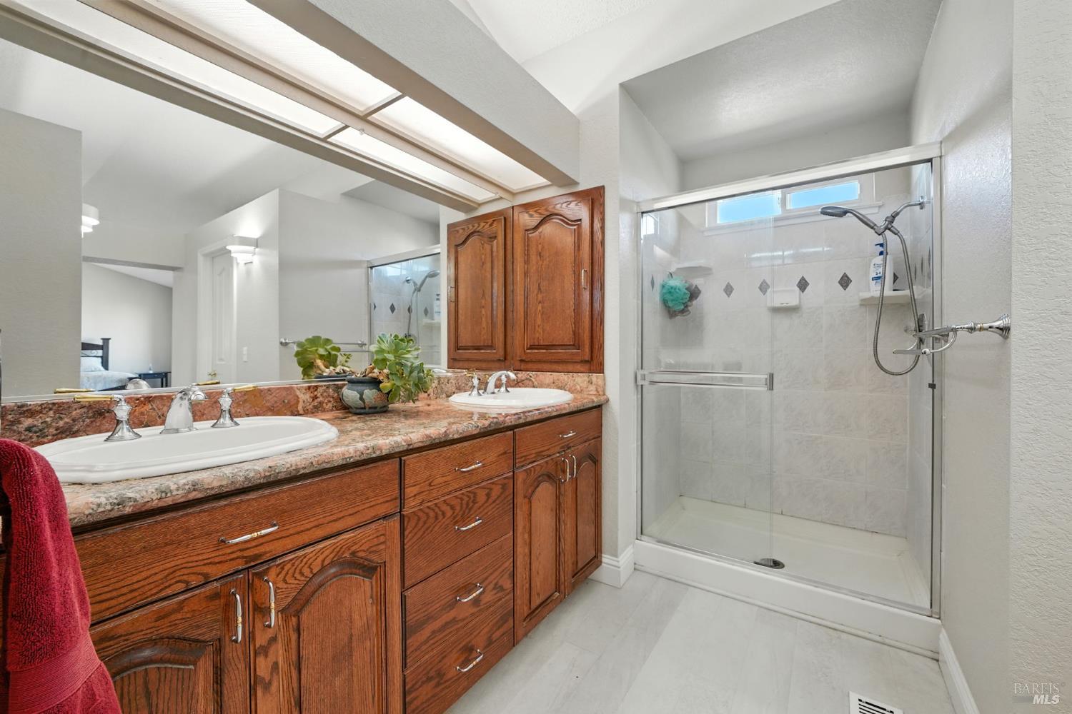 Detail Gallery Image 16 of 28 For 330 Engell Ct, Suisun City,  CA 94585 - 3 Beds | 2/1 Baths
