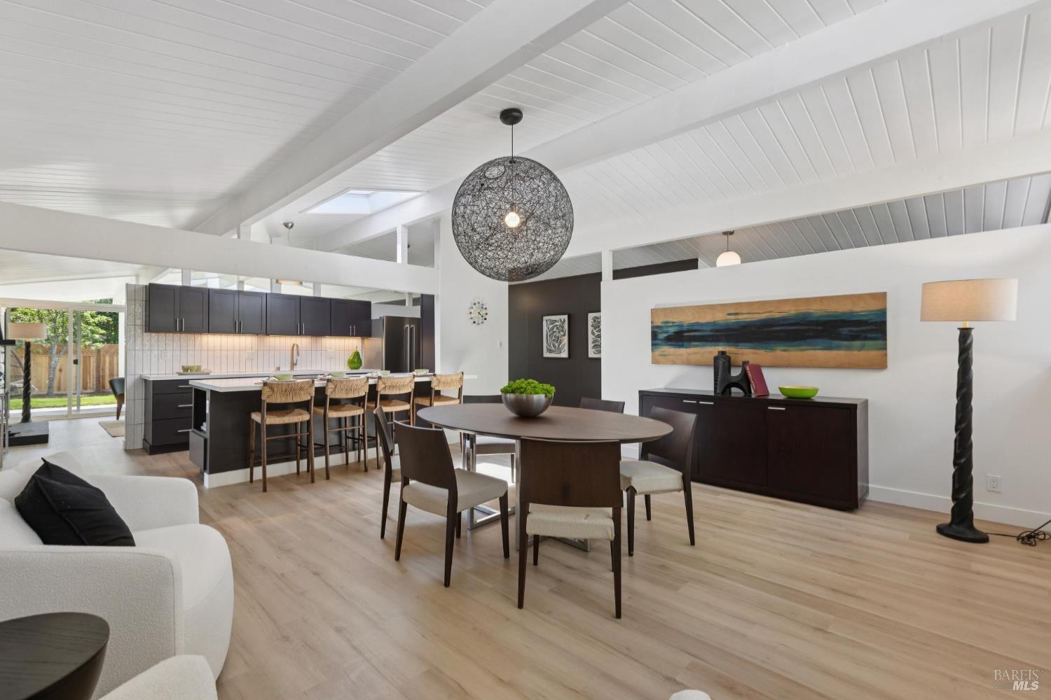 Detail Gallery Image 33 of 37 For 819 Greenberry Ln, San Rafael,  CA 94903 - 4 Beds | 2 Baths