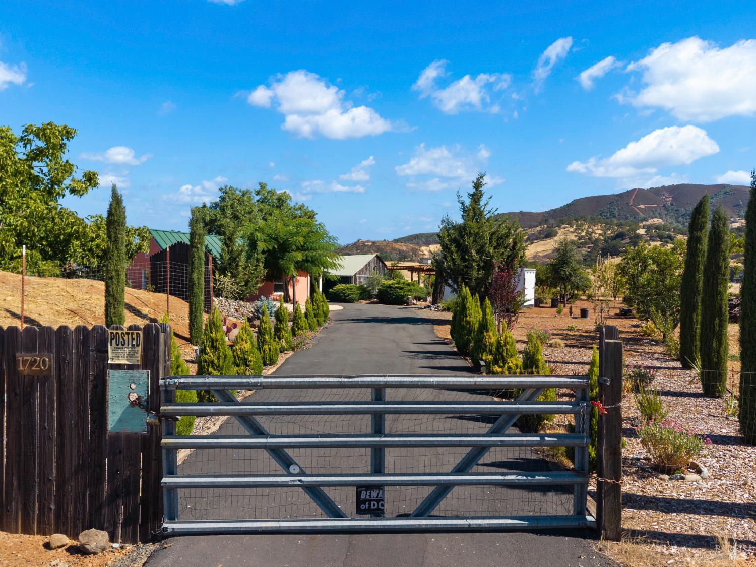 Detail Gallery Image 4 of 47 For 1720 E State Highway 20 Hwy, Upper Lake,  CA 95485 - 3 Beds | 1 Baths