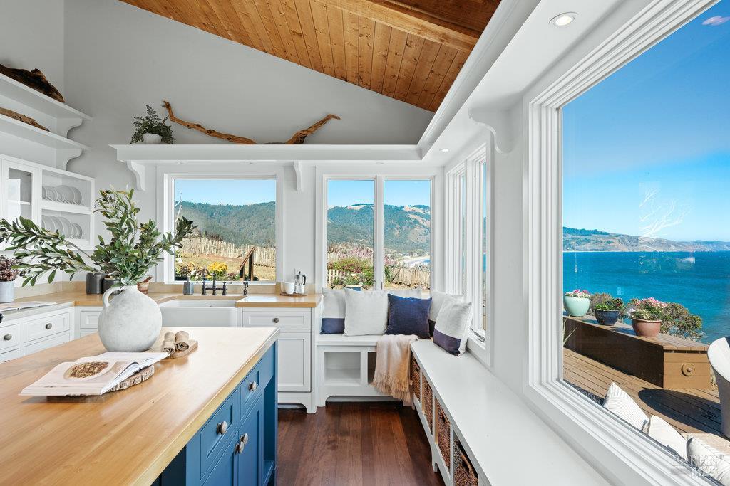 Detail Gallery Image 16 of 23 For 77 Crescente Ave, Bolinas,  CA 94924 - 4 Beds | 3 Baths