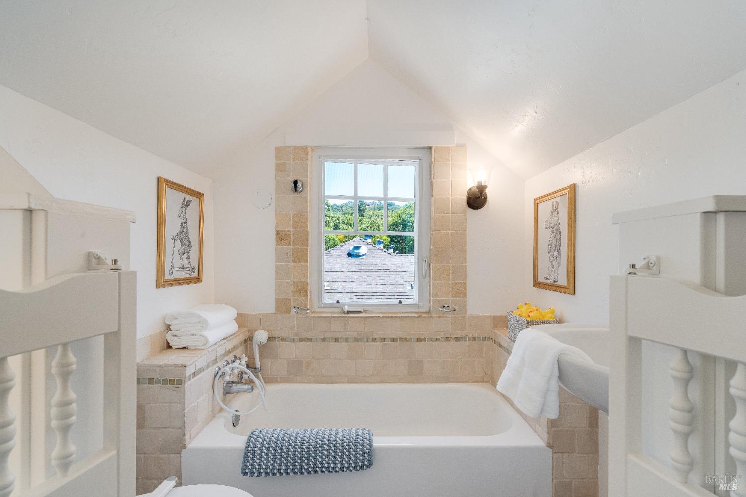 Detail Gallery Image 45 of 77 For 203 E 1st St, Napa,  CA 94559 - 4 Beds | 2/1 Baths