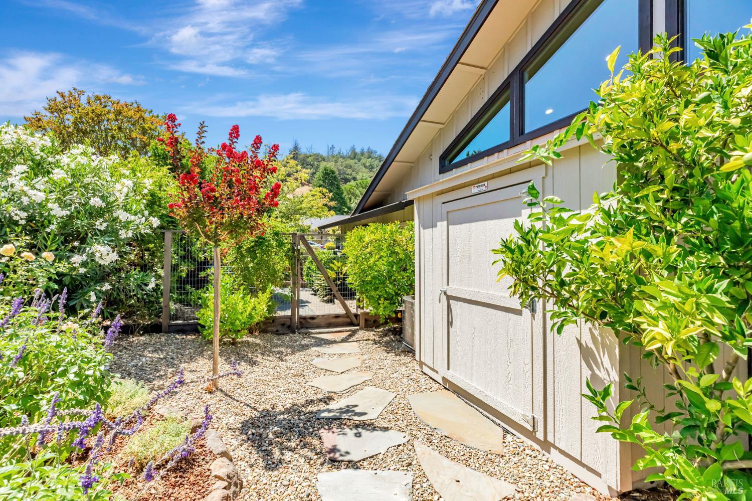 Detail Gallery Image 35 of 36 For 464 Oak Brook Ct, Santa Rosa,  CA 95409 - 2 Beds | 2 Baths