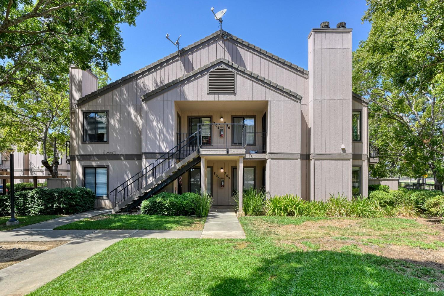 Detail Gallery Image 1 of 18 For 1801 Marshall Rd #705,  Vacaville,  CA 95687 - 2 Beds | 2 Baths