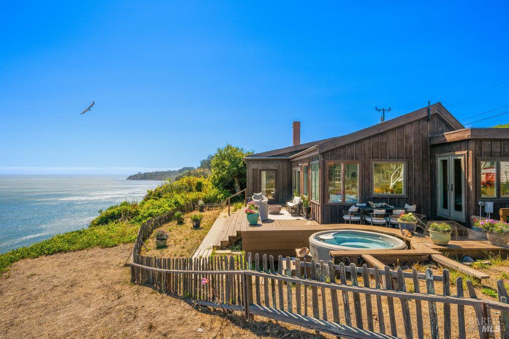 Detail Gallery Image 3 of 23 For 77 Crescente Ave, Bolinas,  CA 94924 - 4 Beds | 3 Baths