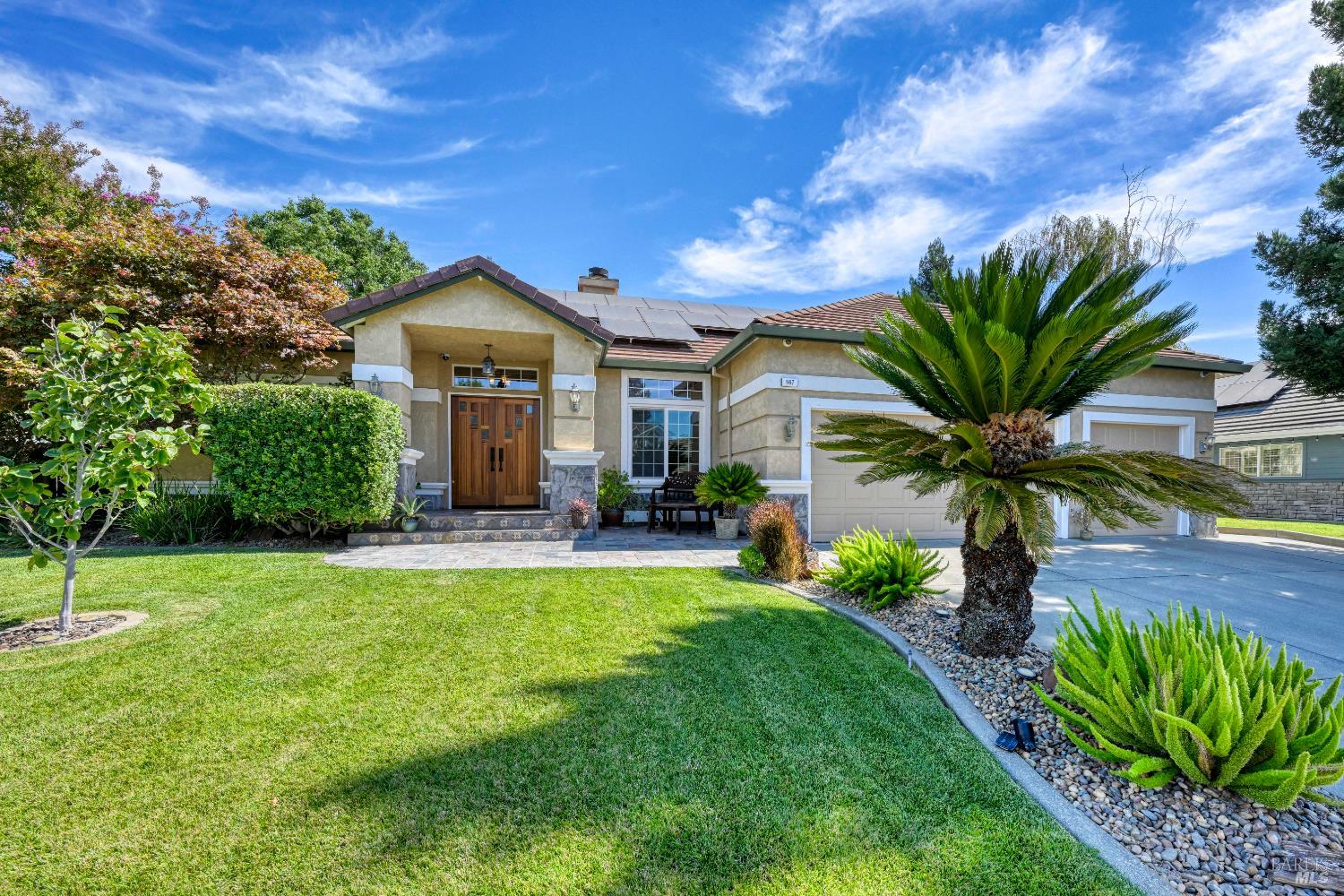 Detail Gallery Image 4 of 54 For 967 Cedar Brook Ln, Vacaville,  CA 95687 - 4 Beds | 2/1 Baths