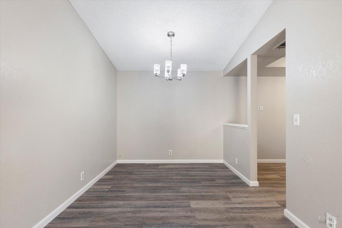 Detail Gallery Image 10 of 44 For 987 Daniel St, Fairfield,  CA 94533 - 2 Beds | 2 Baths