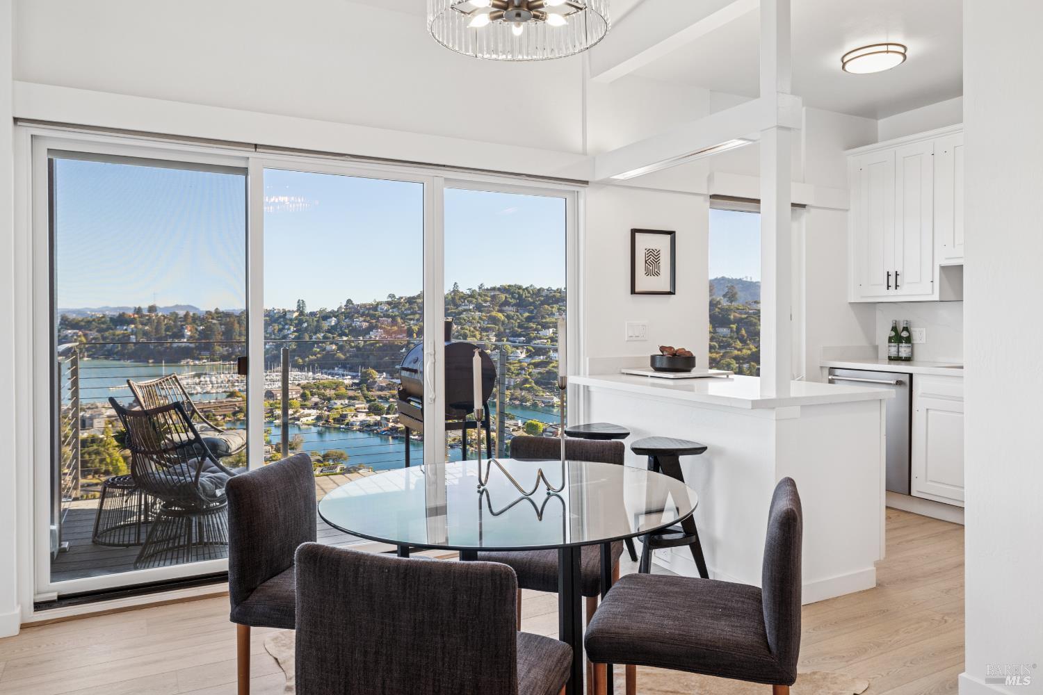 Detail Gallery Image 3 of 11 For 45 Corinthian Ct #32,  Belvedere Tiburon,  CA 94920 - 2 Beds | 2 Baths