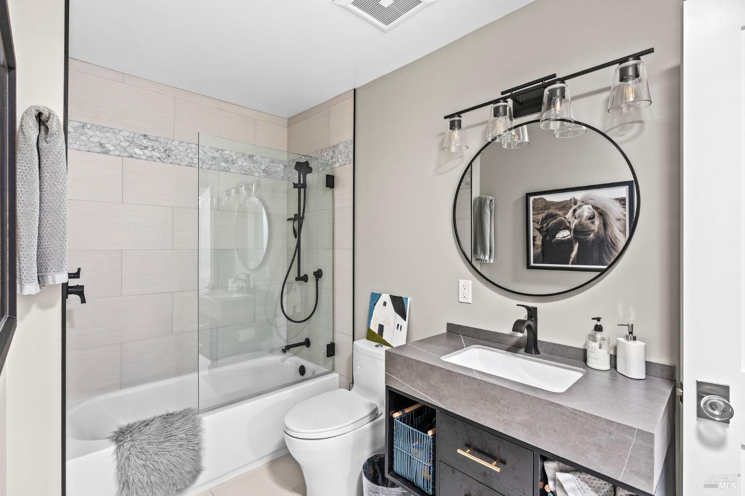Detail Gallery Image 14 of 28 For 135 Vineyard Cir, Yountville,  CA 94599 - 2 Beds | 2 Baths