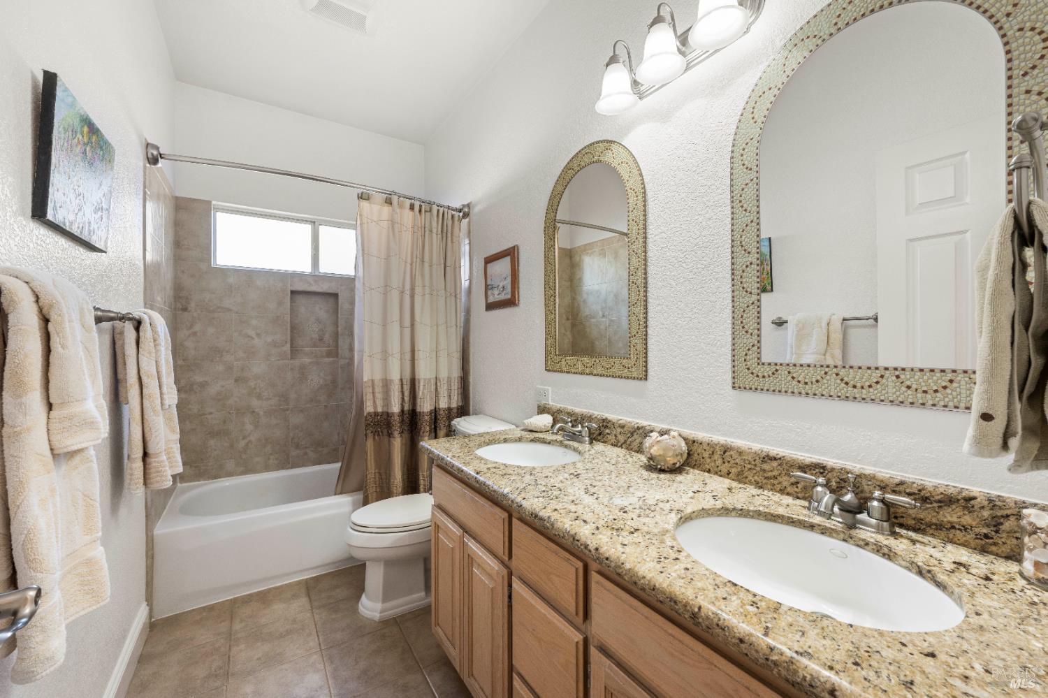 Detail Gallery Image 22 of 54 For 967 Cedar Brook Ln, Vacaville,  CA 95687 - 4 Beds | 2/1 Baths