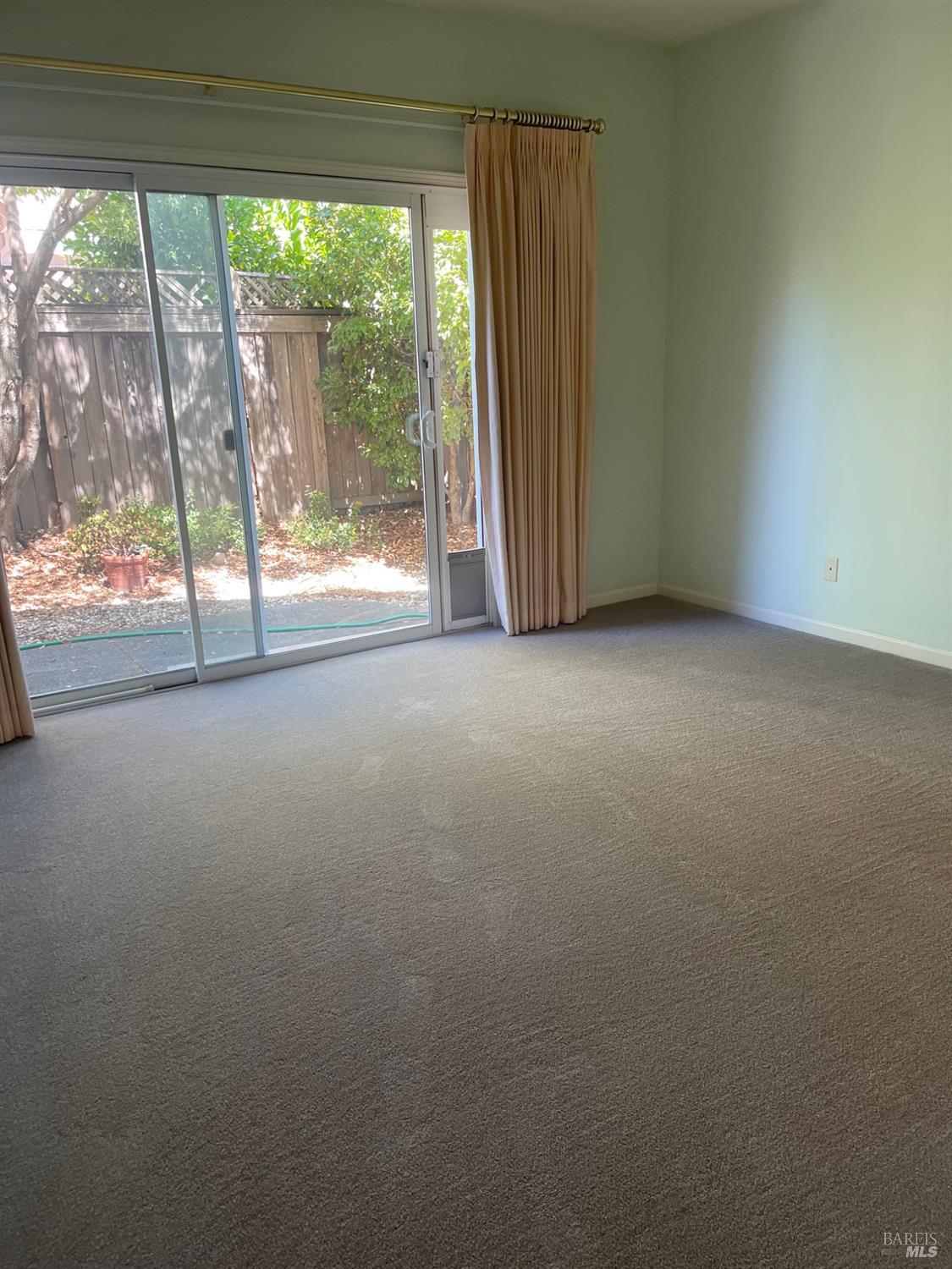 Detail Gallery Image 5 of 8 For 849 Patti Page Ct, Windsor,  CA 95492 - 2 Beds | 2 Baths