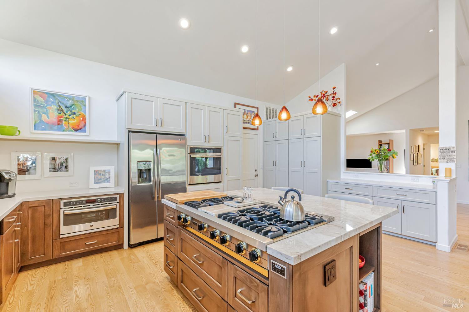 Detail Gallery Image 13 of 36 For 464 Oak Brook Ct, Santa Rosa,  CA 95409 - 2 Beds | 2 Baths