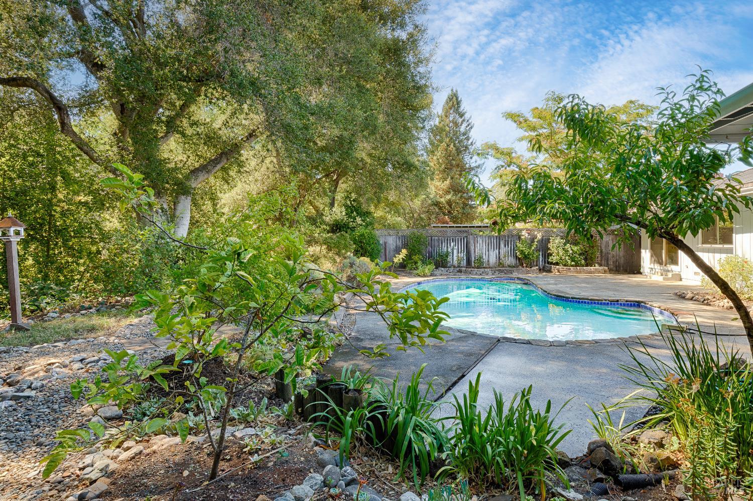 Detail Gallery Image 47 of 51 For 2880 Creekside Rd, Santa Rosa,  CA 95405 - 3 Beds | 2/1 Baths
