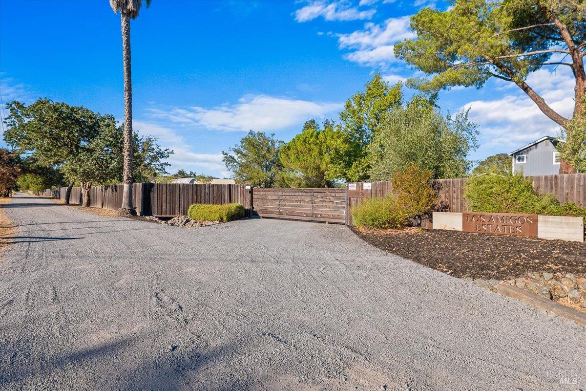 Detail Gallery Image 2 of 77 For 10150 Los Amigos Rd, Windsor,  CA 95492 - 4 Beds | 3/1 Baths